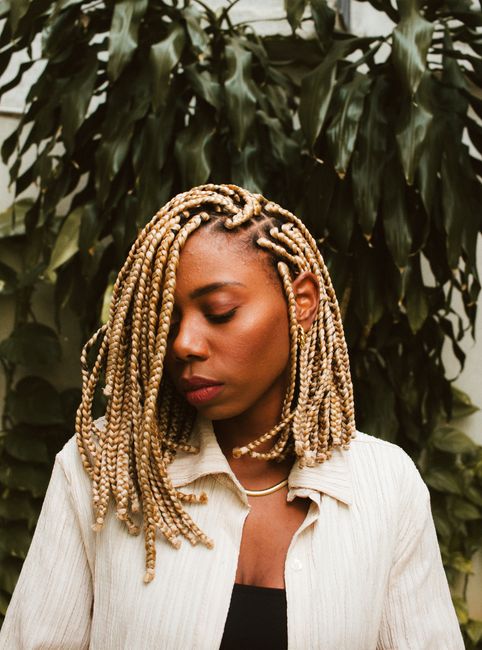 Crochet Faux Locs With individuals around Perimeter service image