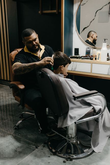 Neck Trim / Clean Up service image