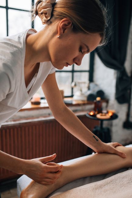 Shoulder / Chest Waxing-15 Mins