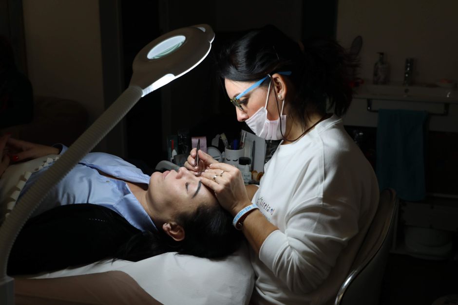 Eyebrow Tinting