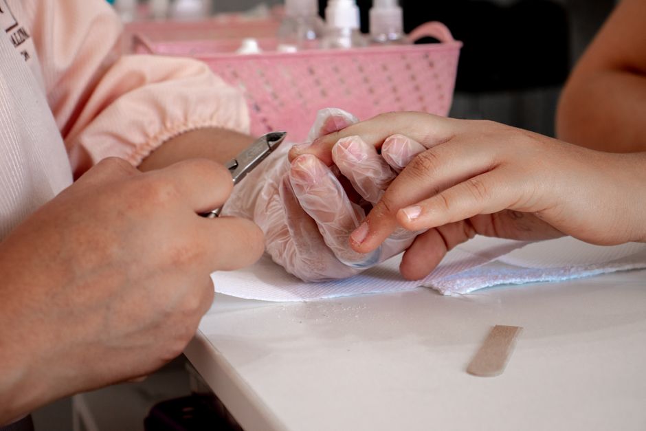 Deluxe Manicure