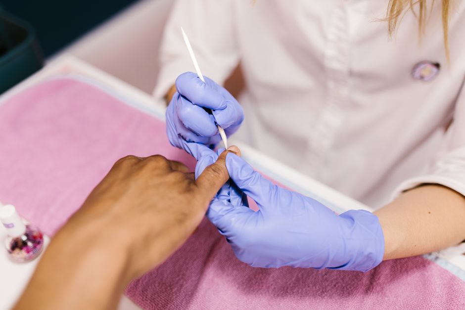 Gel Mani + Regular Pedi
